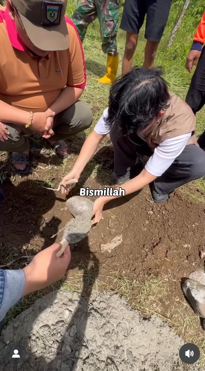 Aksi mulia Willie Salim bakal bangun 20 rumah untuk korban banjir di Padang, ini 7 potretnya