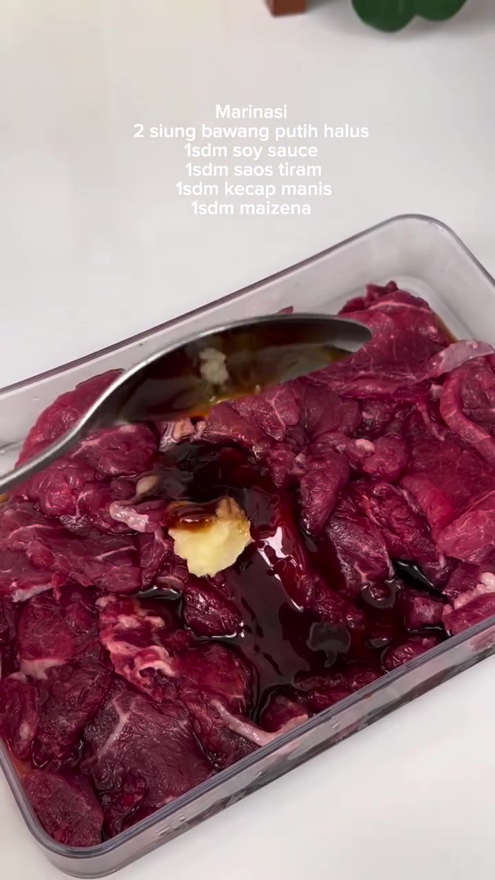 Bukan pakai baking soda atau nanas, wanita ini bagikan trik masak daging sapi lokal biar empuk