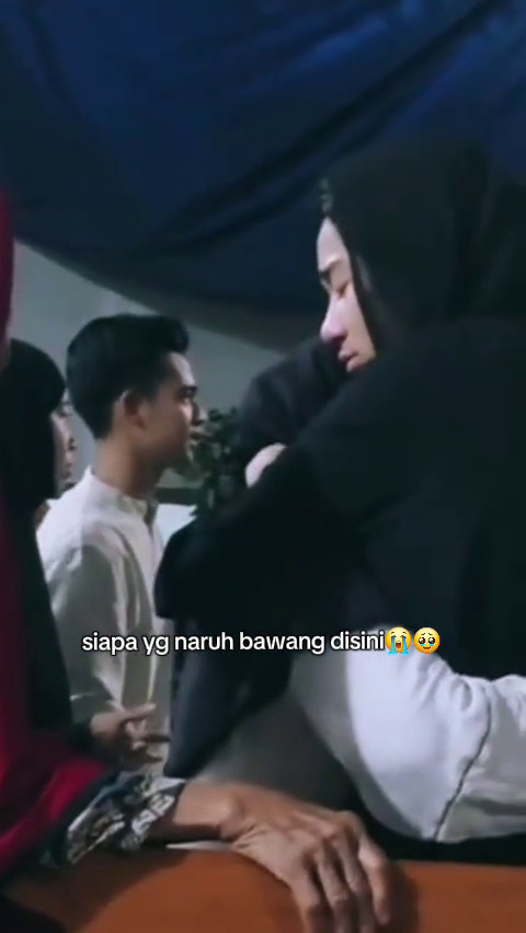 7 Potret Azizah Salsha pamit ke keluarga Pratama Arhan, momen pisah dengan mantan mertua buat haru