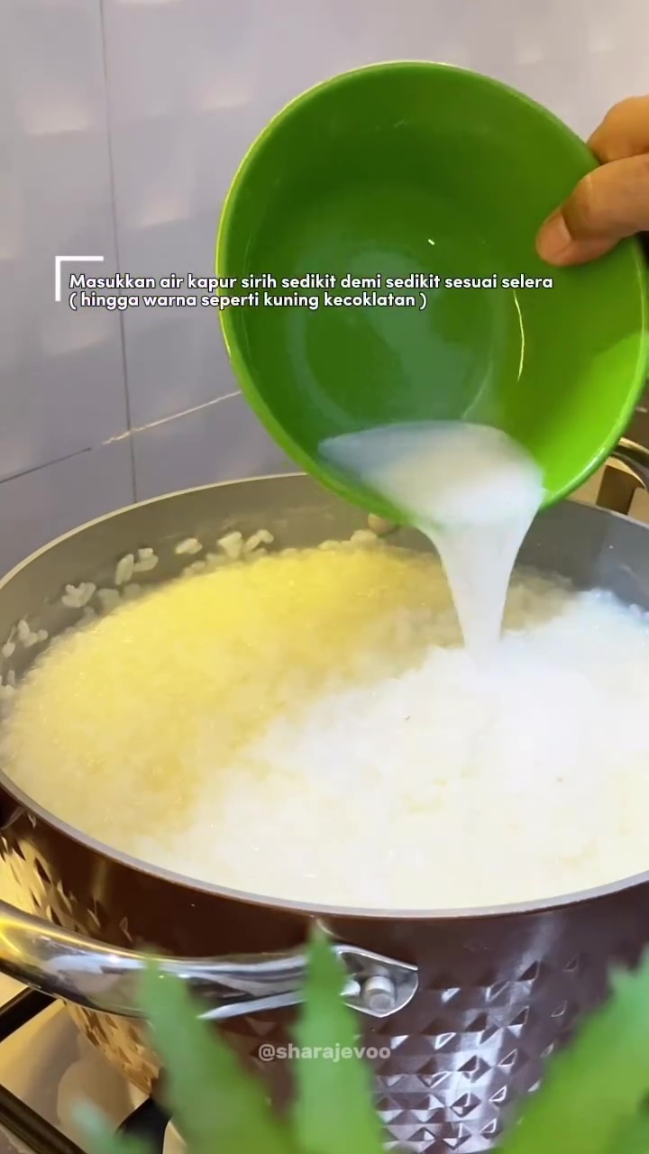 Suka malas bikin lontong karena boros gas? Coba pakai trik ini biar praktis, awet, dan antibenyek