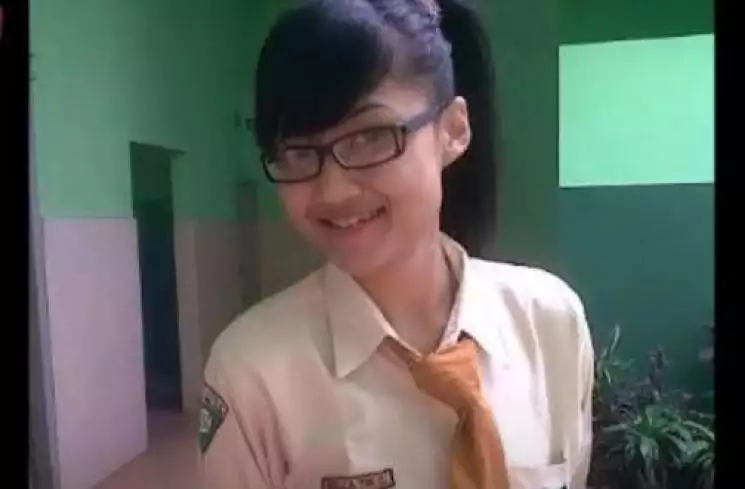 Potret lawas 13 pedangdut dari SMA ke panggung, penampilan Dewi Perssik bikin pangling