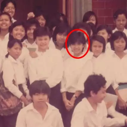 Potret lawas 9 seleb cantik era 90-an saat SMP, gaya Dian Sastro kutu buku banget