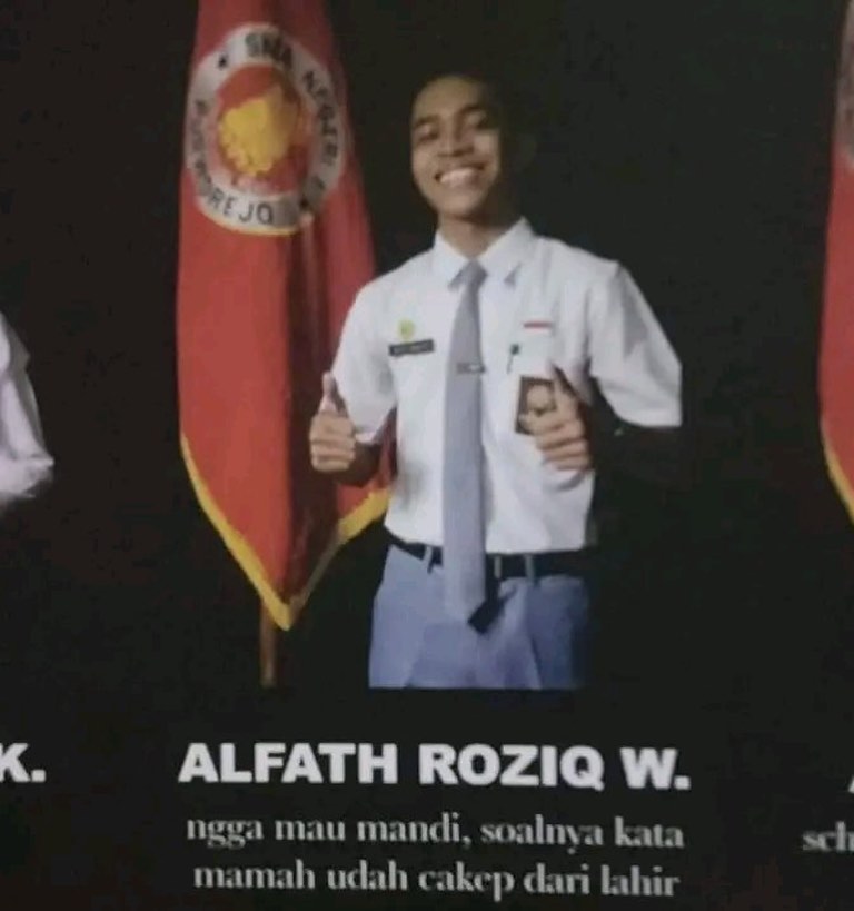 11 Motto hidup paling gokil di buku tahunan SMA, ada yang bikin ngakak sampai mikir