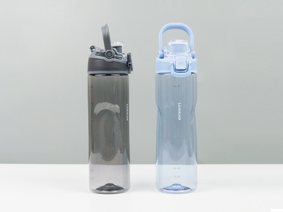 9 Rekomendasi tumbler plastik yang ringan, aman, dan anti bocor di bawah Rp350.000