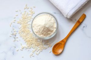 Tanpa gula dan skincare mahal, begini cara bersihin pori-pori wajah cuma pakai 1 jenis tepung alami