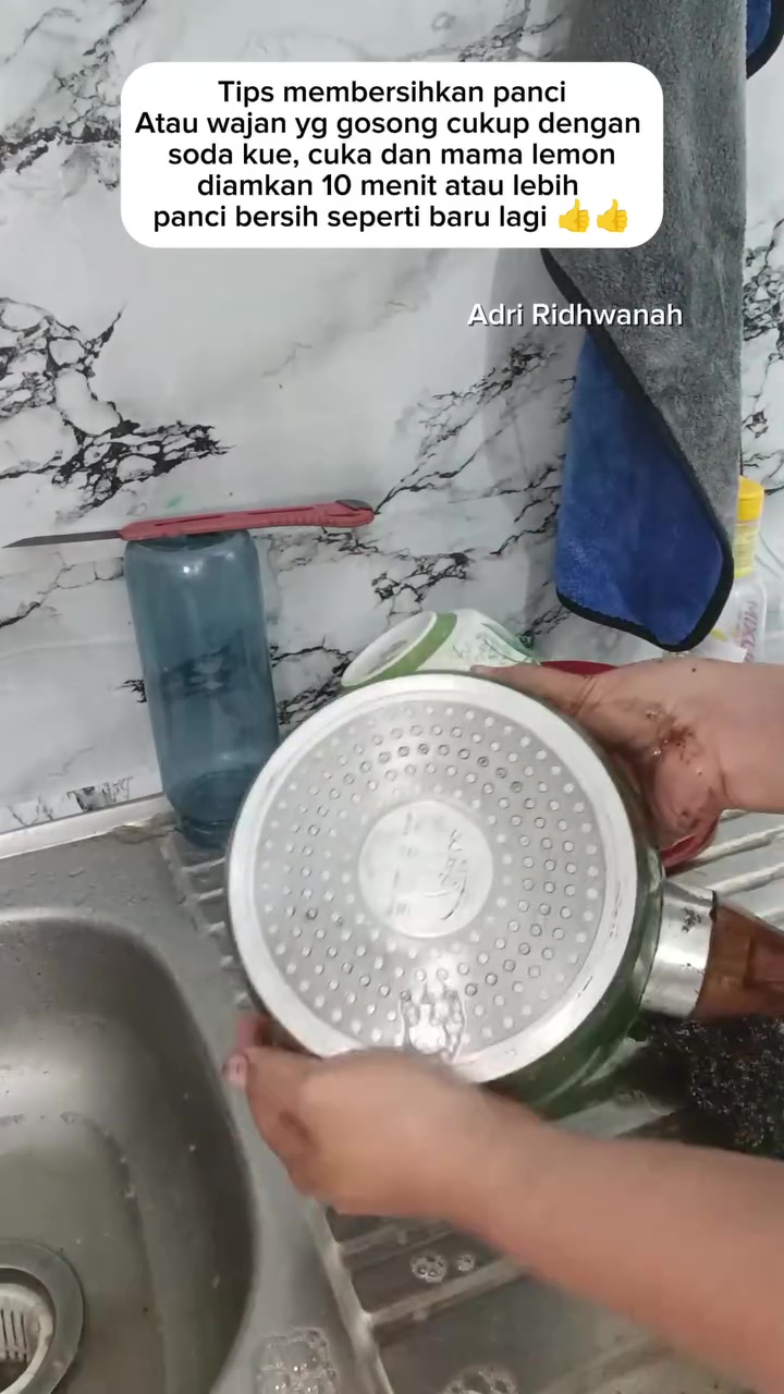Tanpa sitrun, ini cara selamatkan pantat panci gosong menghitam biar jadi baru lagi dalam 10 menit