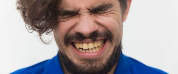 Tak perlu baking soda untuk merontokkan noda dan plak gigi, cukup dengan 1 jenis minyak esensial