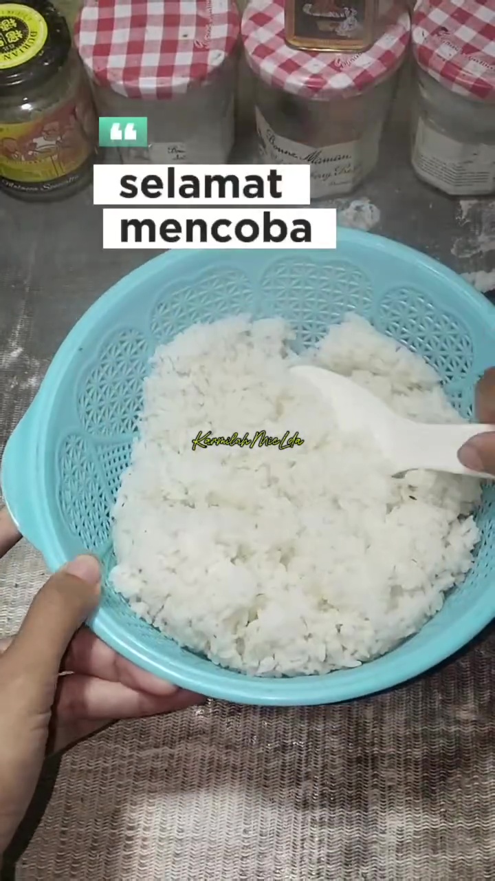 Ingin nasi tetap pulen meski sudah dibekukan di freezer? Coba hangatkan pakai cara ini biar lebih enak