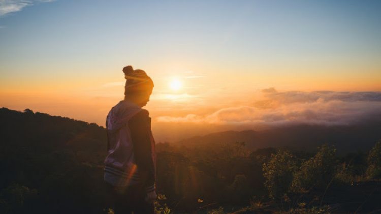 100 Kata-kata rasa hampa setelah ditinggalkan orang tercinta, menyentuh hati