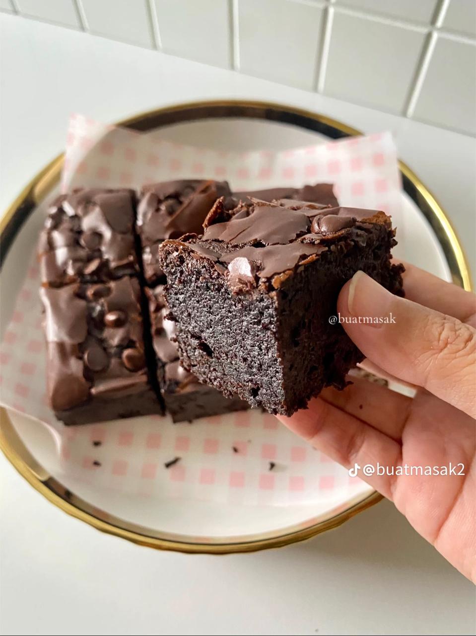 9 Resep brownies panggang dan kukus yang nyoklat maksimal, gampang ditiru di rumah