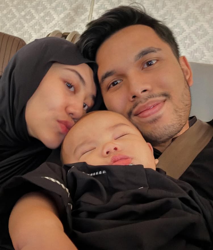 9 Potret Aaliyah Massaid dan Thariq Halilintar ajak baby Arash umrah bareng, kamar inapnya mewah pol