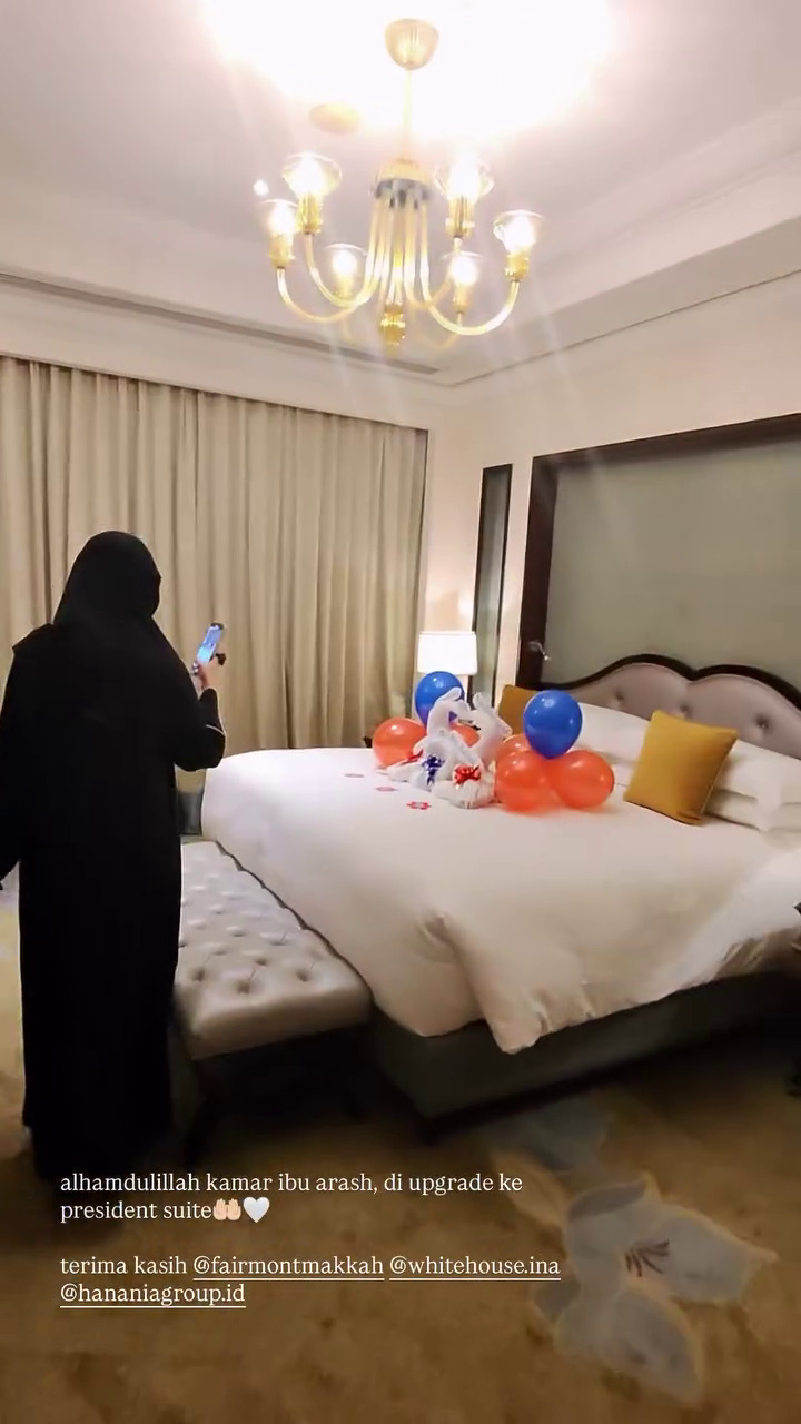 9 Potret Aaliyah Massaid dan Thariq Halilintar ajak baby Arash umrah bareng, kamar inapnya mewah pol