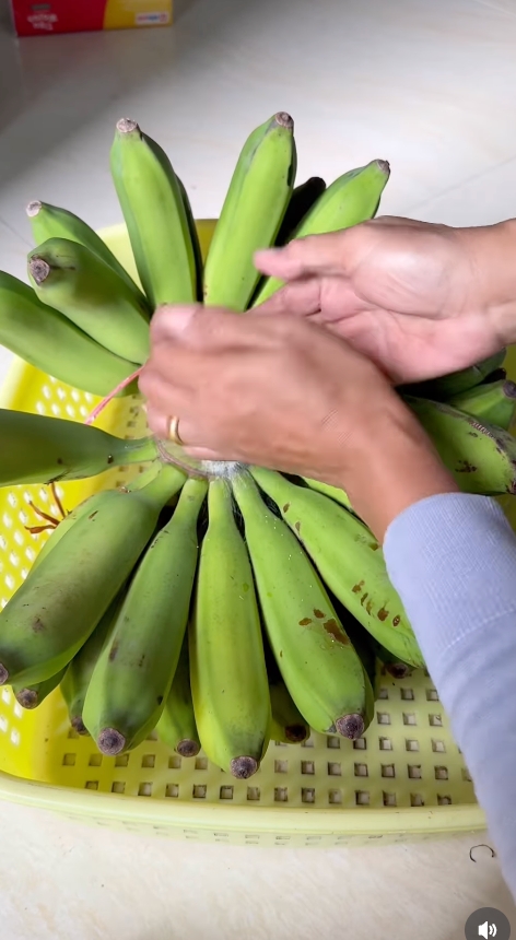 Cara alami mematangkan pisang mentah agar kuning sempurna tanpa karbit