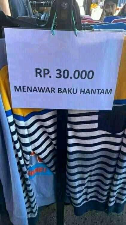  11 Desain baju paling nyeleneh yang pernah dijual, dari lucu banget sampai bikin geleng kepala