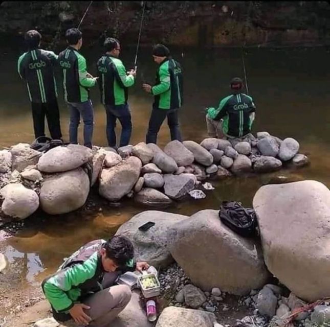 15 Momen kocak bapak-bapak mancing yang bikin ngakak, dari aksi absurd sampai gaya unik