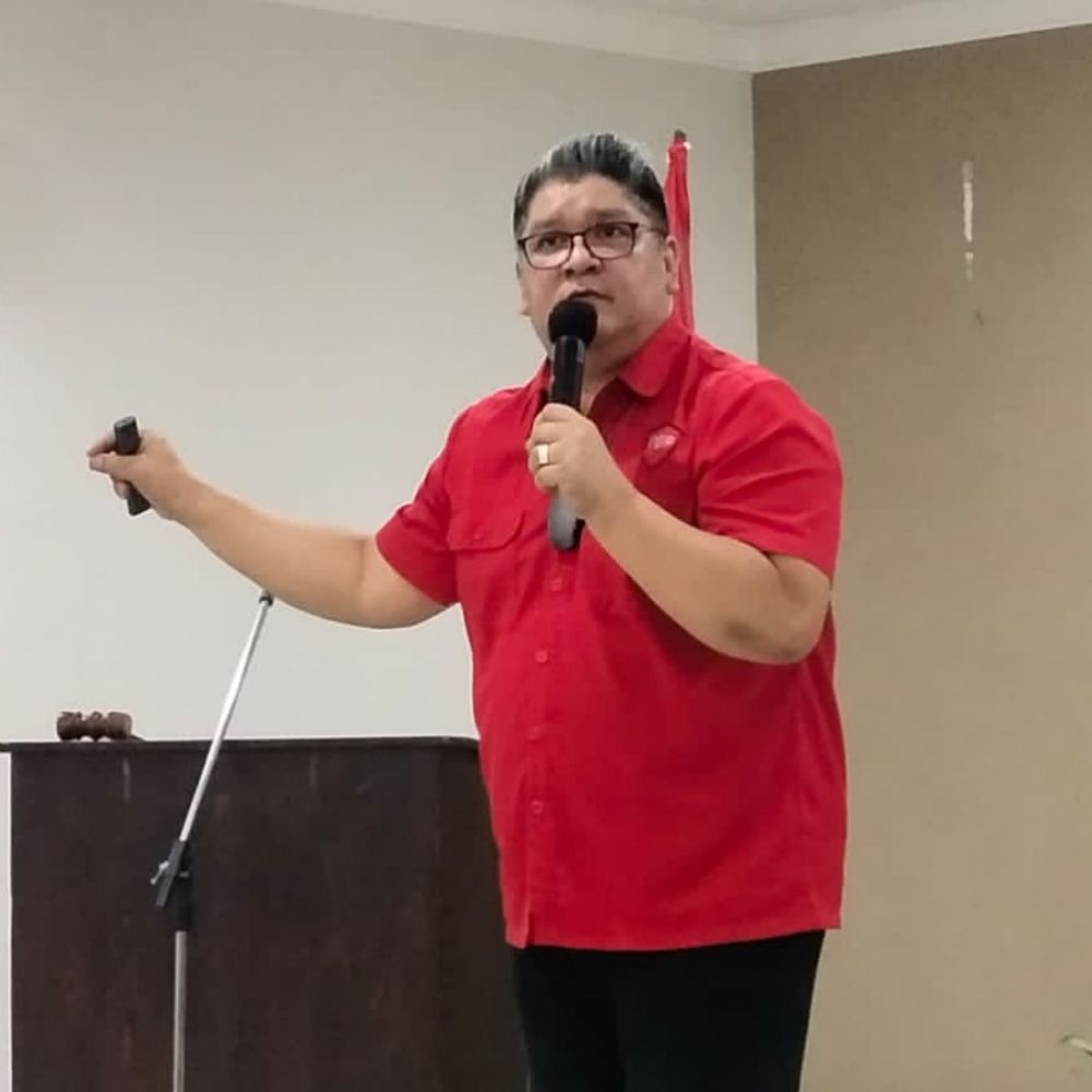 Dulu model iklan hair cream, suami diva Tanah Air ini kini jadi politisi, 11 potretnya bikin pangling