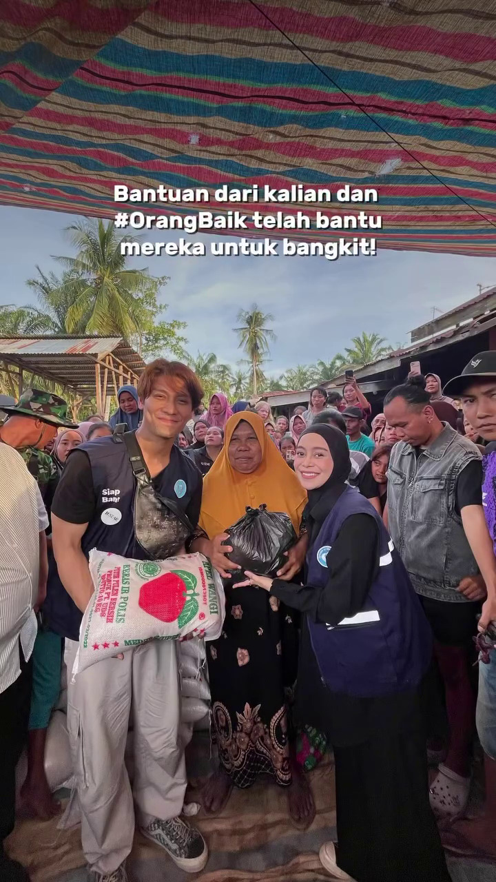 Sedang hamil 7 bulan, ini 7 potret Lesty Kejora turun ke lokasi bencana bertemu korban, tetap enerjik