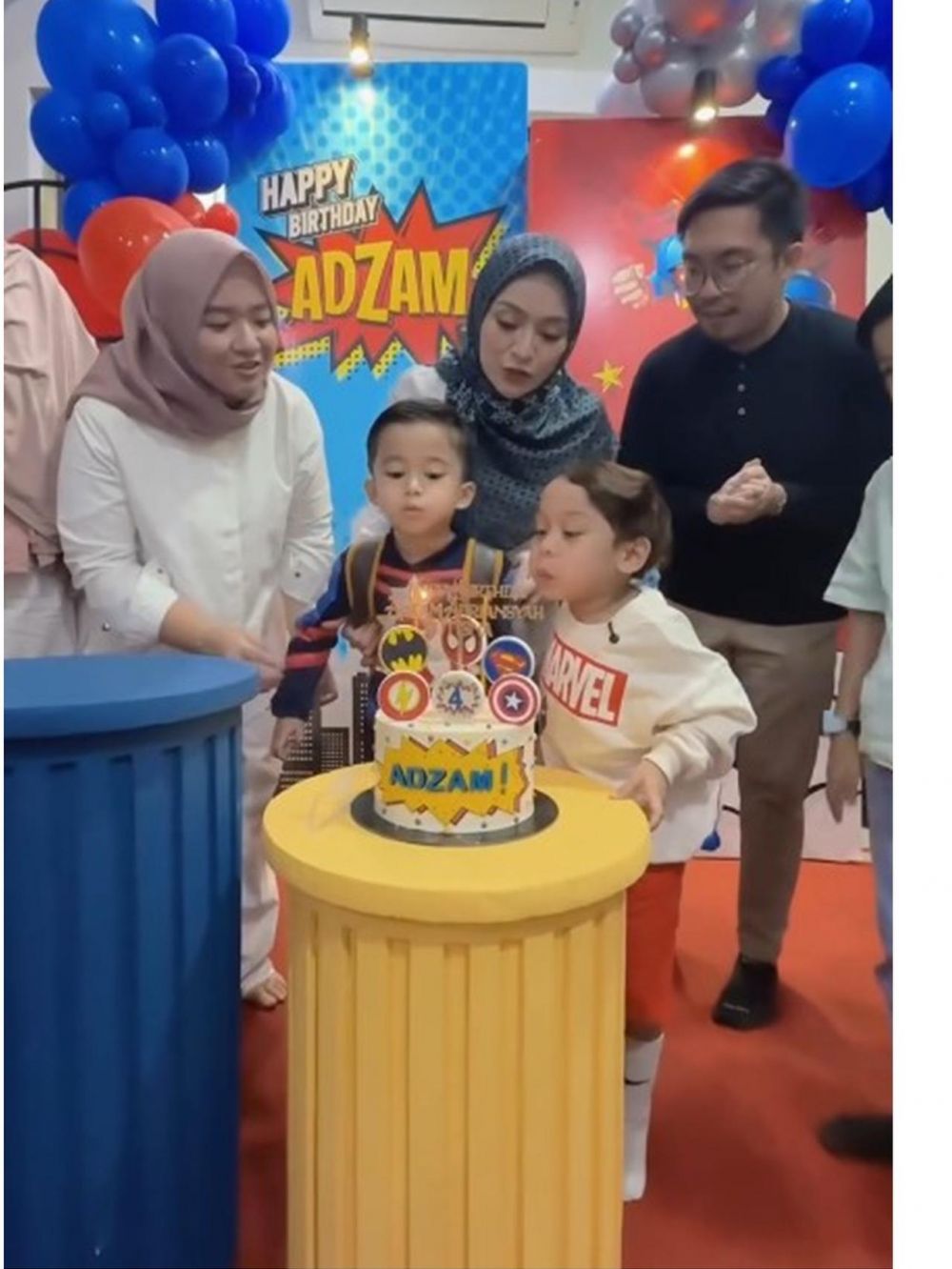 6 Potret Nathalie Holscher berhijab rayakan ultah Adzam ke-4, syukuran bareng anak-anak yatim