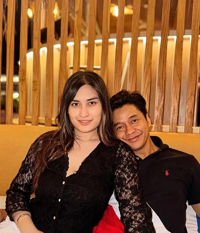 Rumah tangga hanya bertahan 5 tahun, ini 5 fakta perceraian Adly Fairuz dan Angbeen Rishi