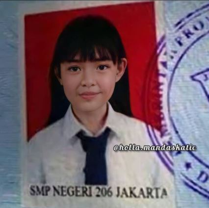 Potret jadul pas foto 11 seleb saat masih SMP, penampilan jadulnya beda banget sama sekarang