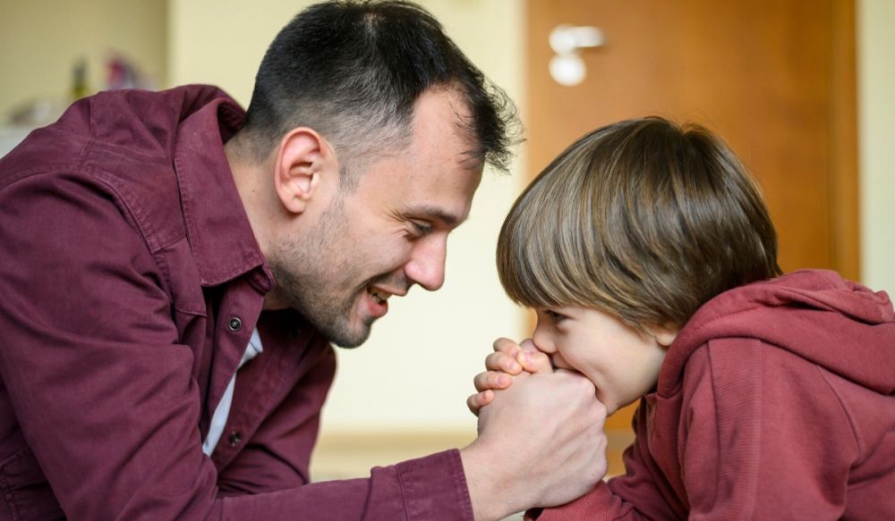 100 Kata-kata mutiara ayah untuk anak penuh cinta, ungkapan sayang yang bikin haru