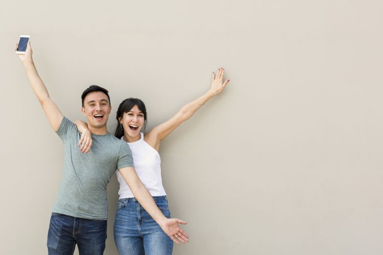 100 Kata-kata PDKT lewat chat penuh kata manis, bikin suasana chat lebih romantis