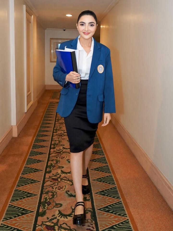 Tetap berjuang meski berat, 9 potret Ashanty jalani uji kelayakan disertasi menuju gelar doktor