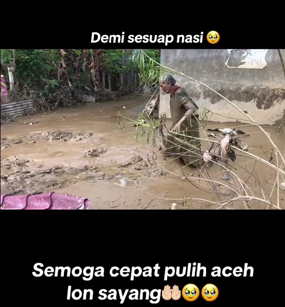 Viral perjuangan nenek korban banjir di Aceh lewati lumpur demi sekotak nasi, 7 potretnya bikin pilu