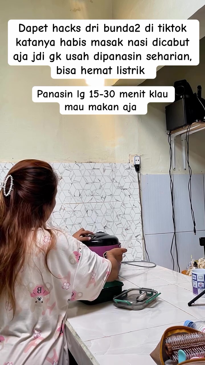 Nggak cuma bikin hemat listrik, ini 3 alasan kamu perlu mencabut colokan rice cooker usai nasi matang