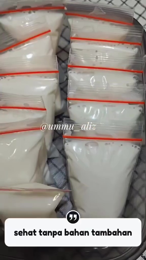 Stop beli santan kemasan! Ini cara membuatnya untuk stok, dijamin kental, awet, dan nggak tengik