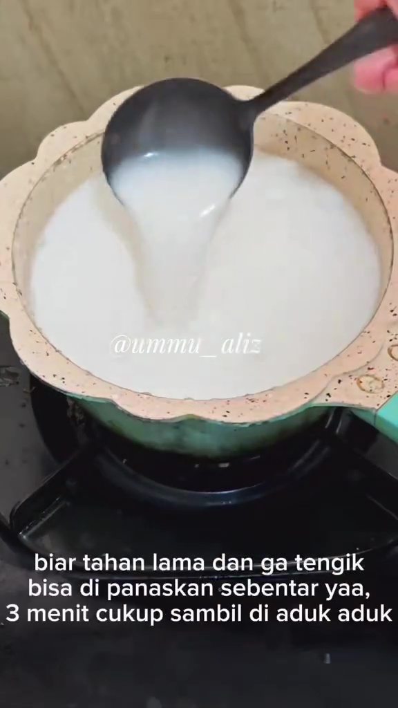 Stop beli santan kemasan! Ini cara membuatnya untuk stok, dijamin kental, awet, dan nggak tengik