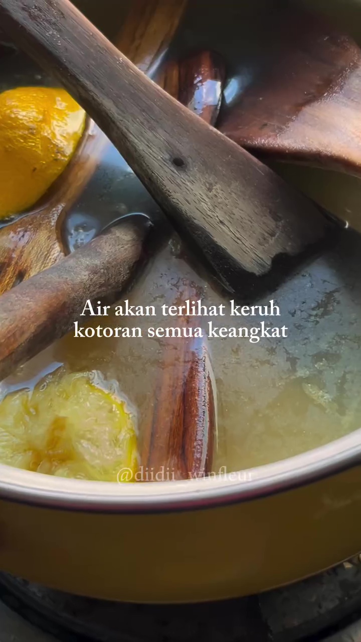 Jangan cuci spatula kayu seperti biasa! Deep clean dengan cara ini jika ingin selalu steril