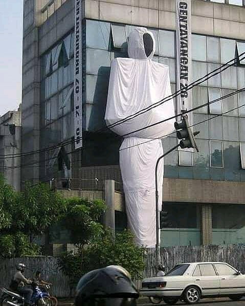 15 potret benda dikira hantu ini bikin jantung deg-degan, merinding tapi ngakak