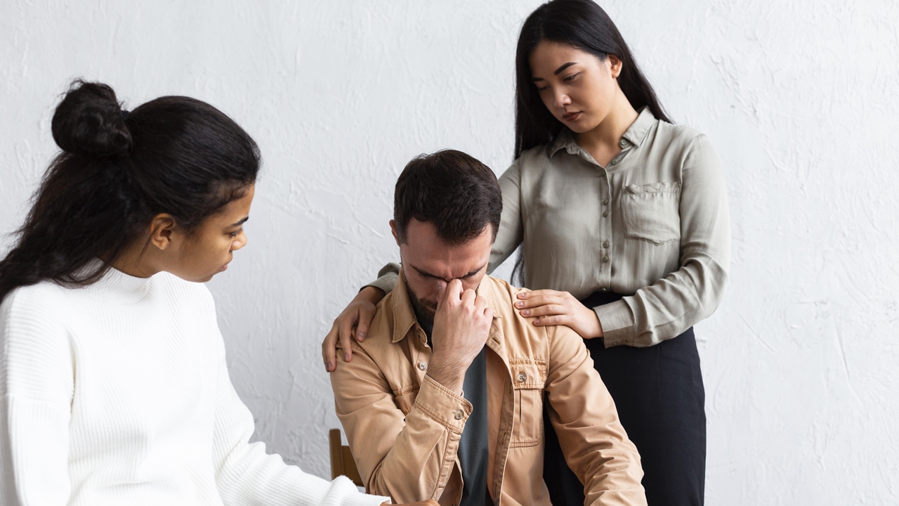 100 Kata-kata menghibur orang sedih, sampaikan ketulusan hati