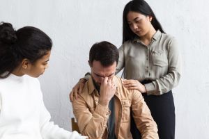 100 Kata-kata menghibur orang sedih, sampaikan ketulusan hati