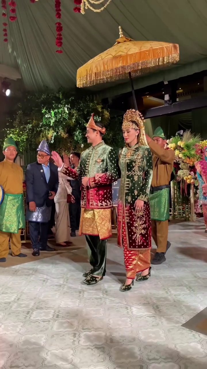 Dede Yusuf Mantu, ini 9 potret pernikahan Alifiya Arkana dan Khalifah Al Kays, mahar 171 logam mulia