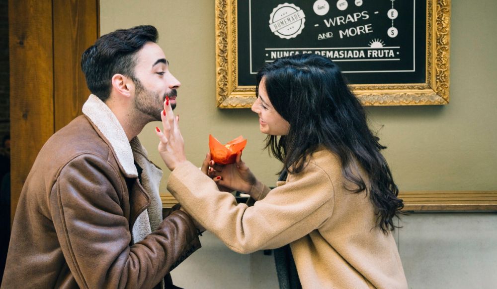 100 Kata-kata cinta singkat yang bikin baper, simpel tapi punya makna yang dalam