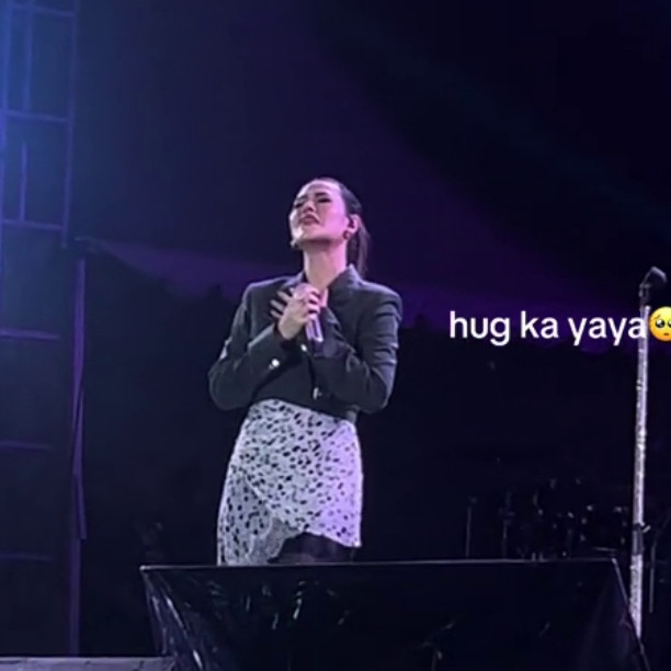 Raisa menangis saat manggung pertama kali usai sang ibu meninggal, 7 momennya tuai simpati