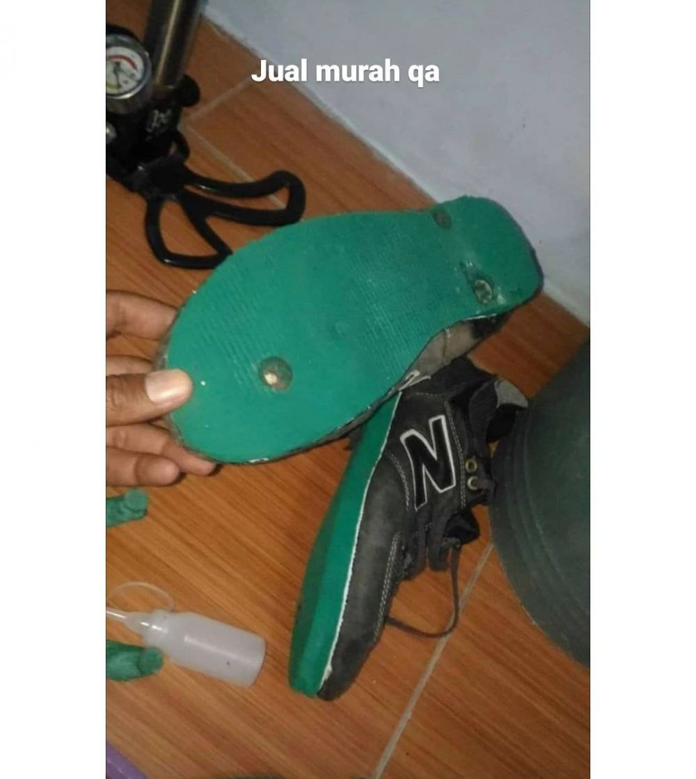 Dari penyangga HP sampai atap, 13 life hack sandal jepit ini kreatifnya keterlaluan