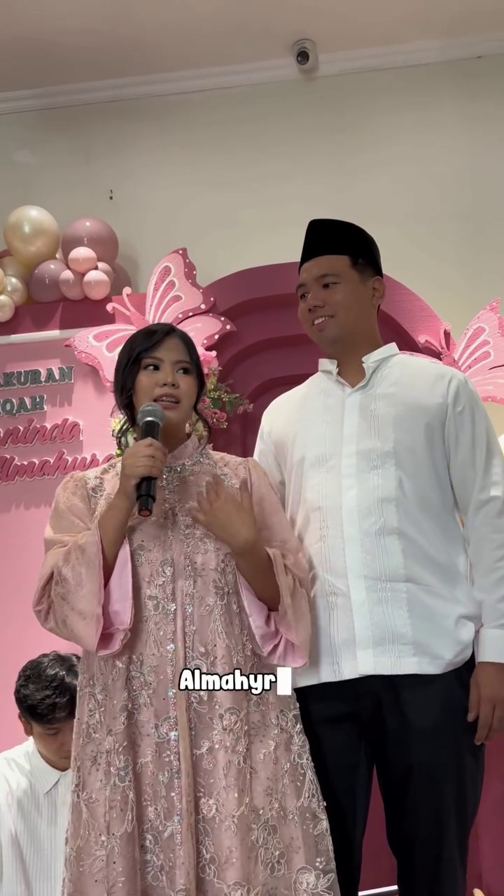 9 Potret akikah anak pertama Frans Faisal dan Indah Tri Pertiwi, putuskan ganti nama untuk putrinya