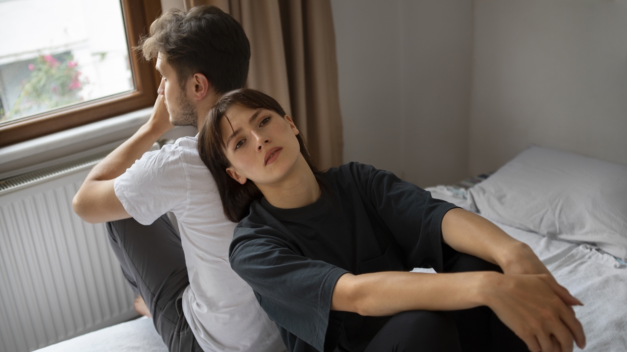 100 Kata-kata hari ini tentang cinta sedih, mewakili perasaan terdalam