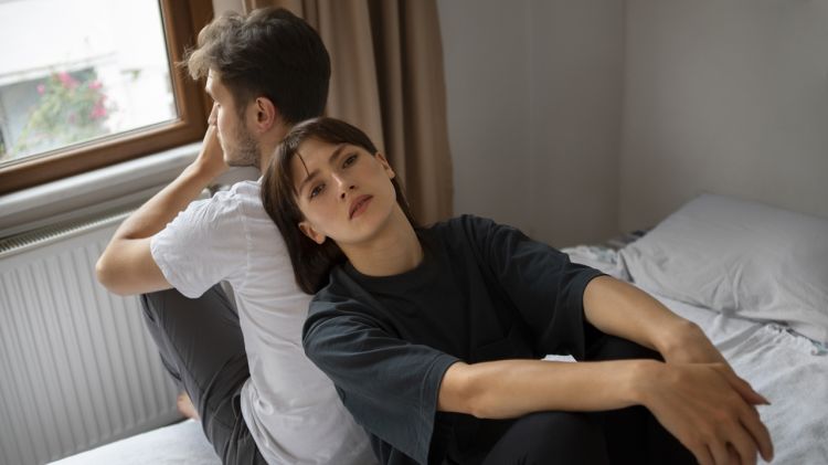 100 Kata-kata hari ini tentang cinta sedih, mewakili perasaan terdalam