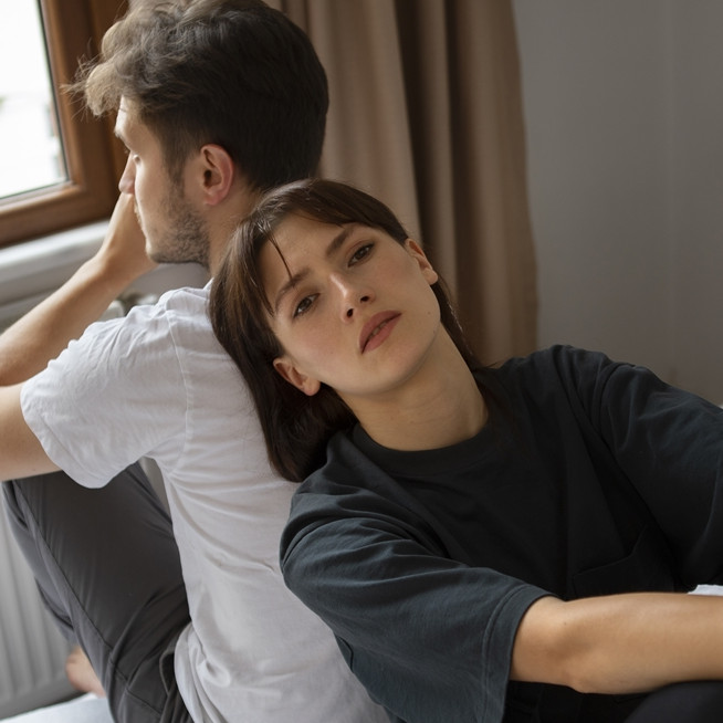 100 Kata-kata hari ini tentang cinta sedih, mewakili perasaan terdalam