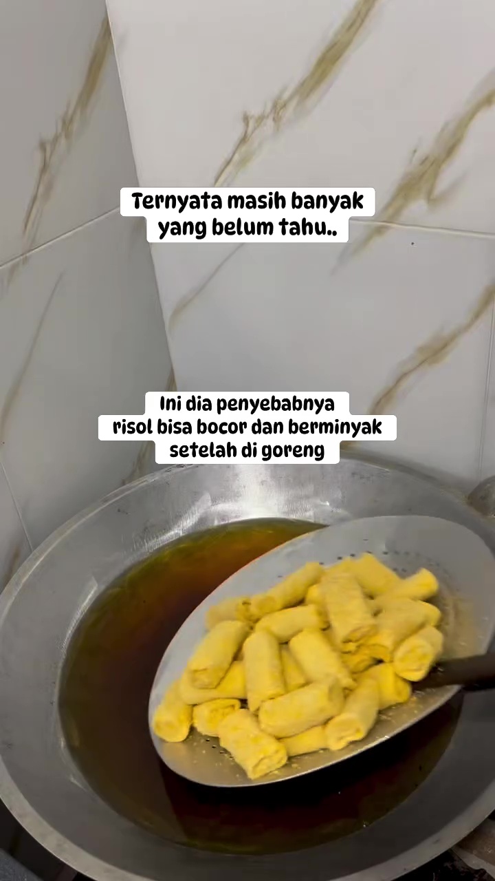 Risol buatanmu sering bocor dan berminyak usai digoreng? Simak penyebab serta cara mengatasinya