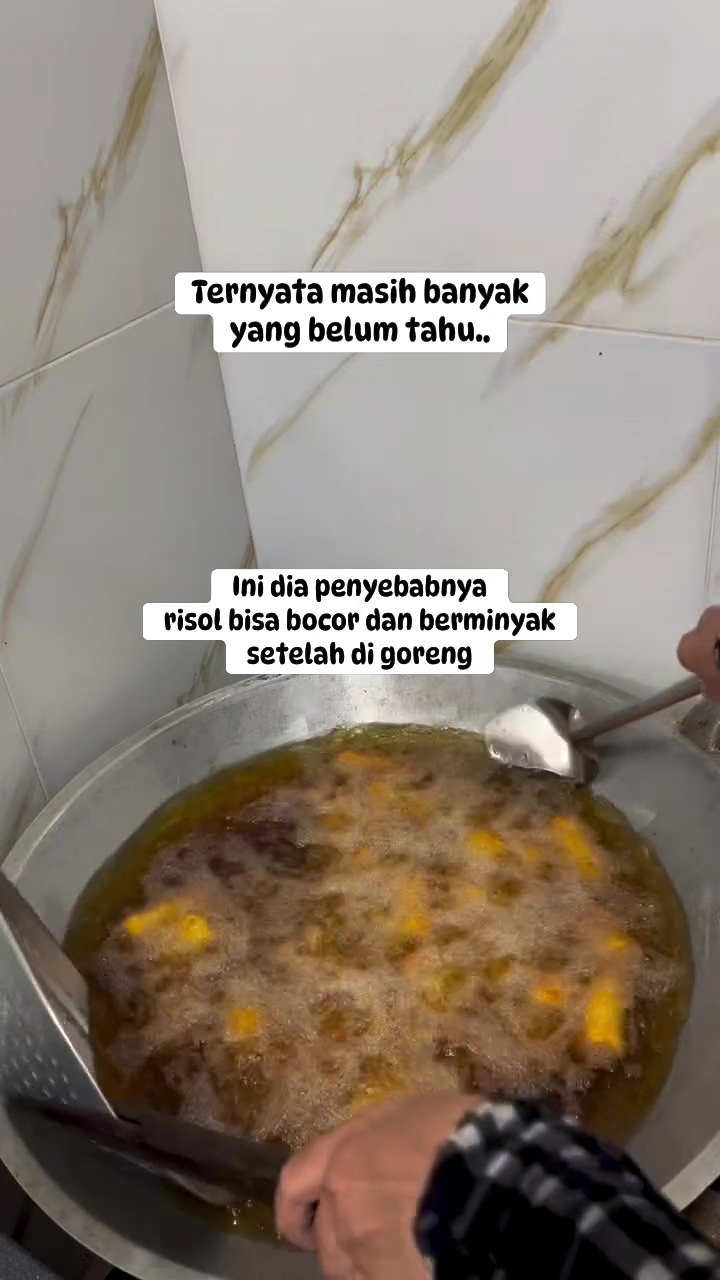Risol buatanmu sering bocor dan berminyak usai digoreng? Simak penyebab serta cara mengatasinya