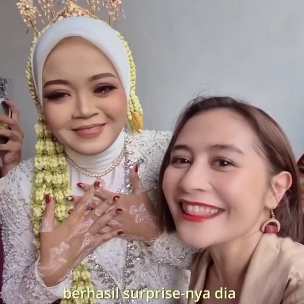 9 Potret Prilly Latuconsina beri kejutan untuk fans yang menikah, hadir jadi bridesmaid
