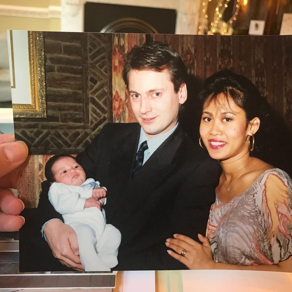 Jarang tersorot, begini 9 foto cantiknya masa muda ibunda Pevita Pearce