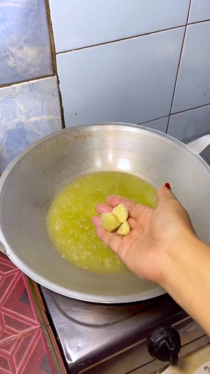 Rahasia ikan goreng tetap lembut dan garing meski sudah dingin, cukup gunakan 2 bahan dapur ini