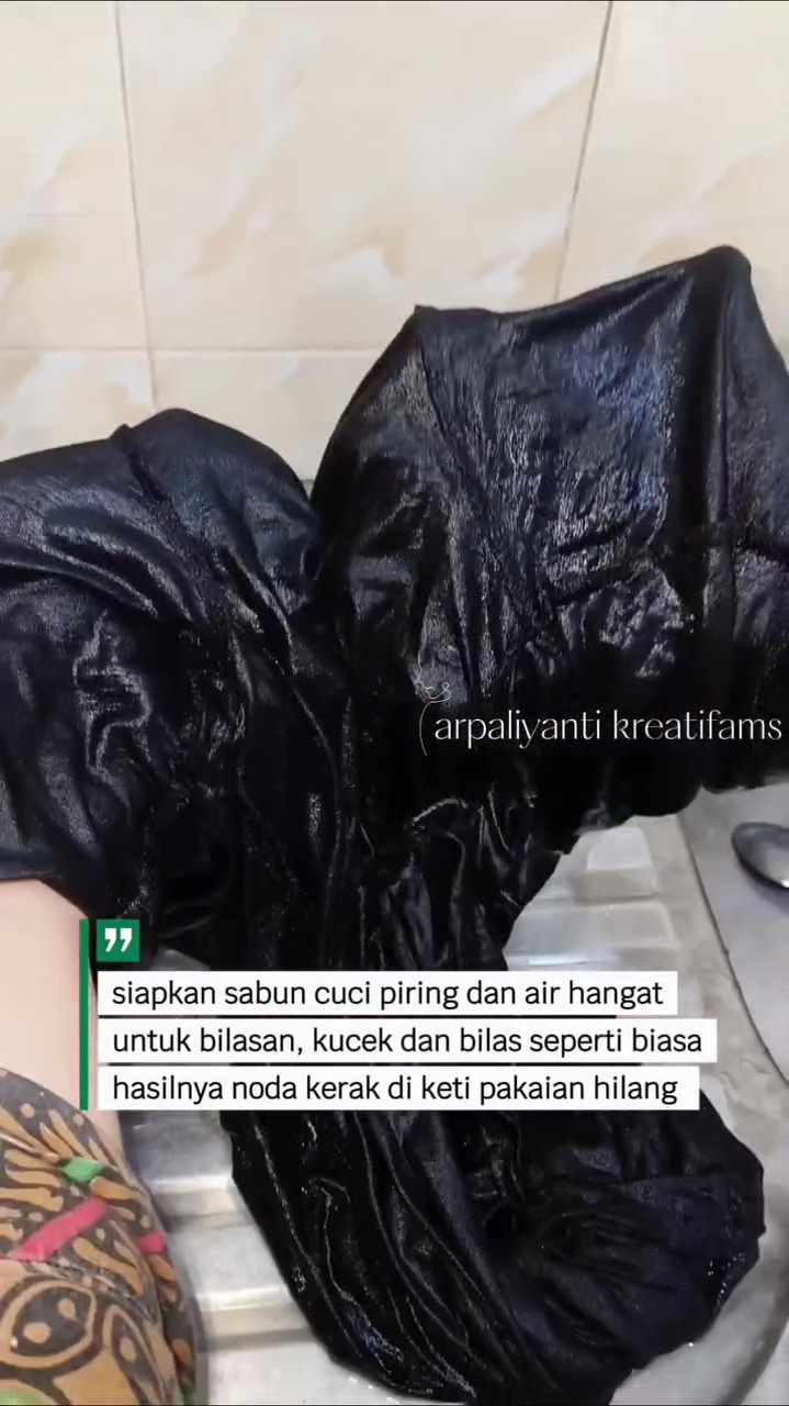 Ternyata baking soda bisa basmi noda deodoran di ketiak baju, begini cara ampuh menggunakannya