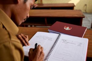 150 Contoh catatan wali kelas semester 1 untuk rapor siswa SD, SMP, dan SMA